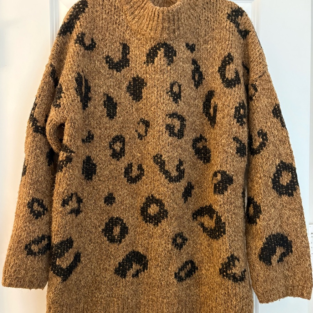 Universal Thread Leopard Print Tan Sweater
